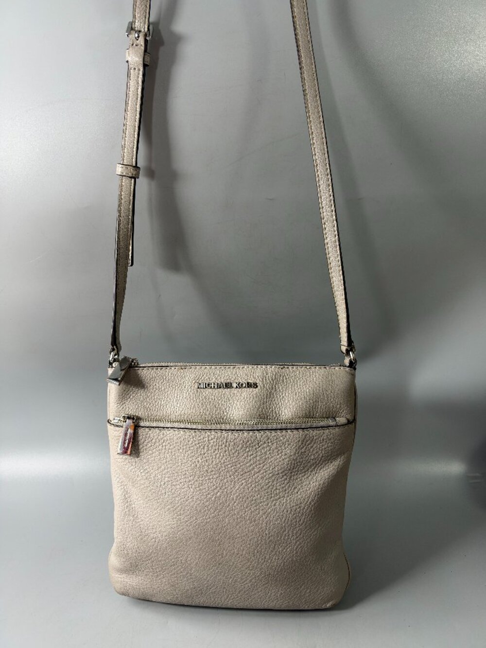 Michael Kors Lightweight Connie Crossbody Bag / Purse in Gray